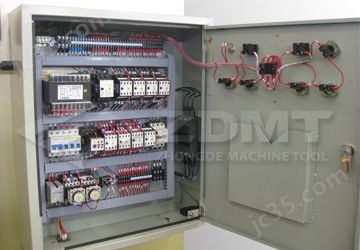 電控箱.jpg